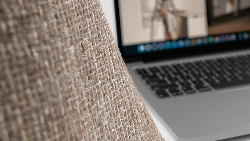 Designing for Focus: Using Texture to Guide User Attention